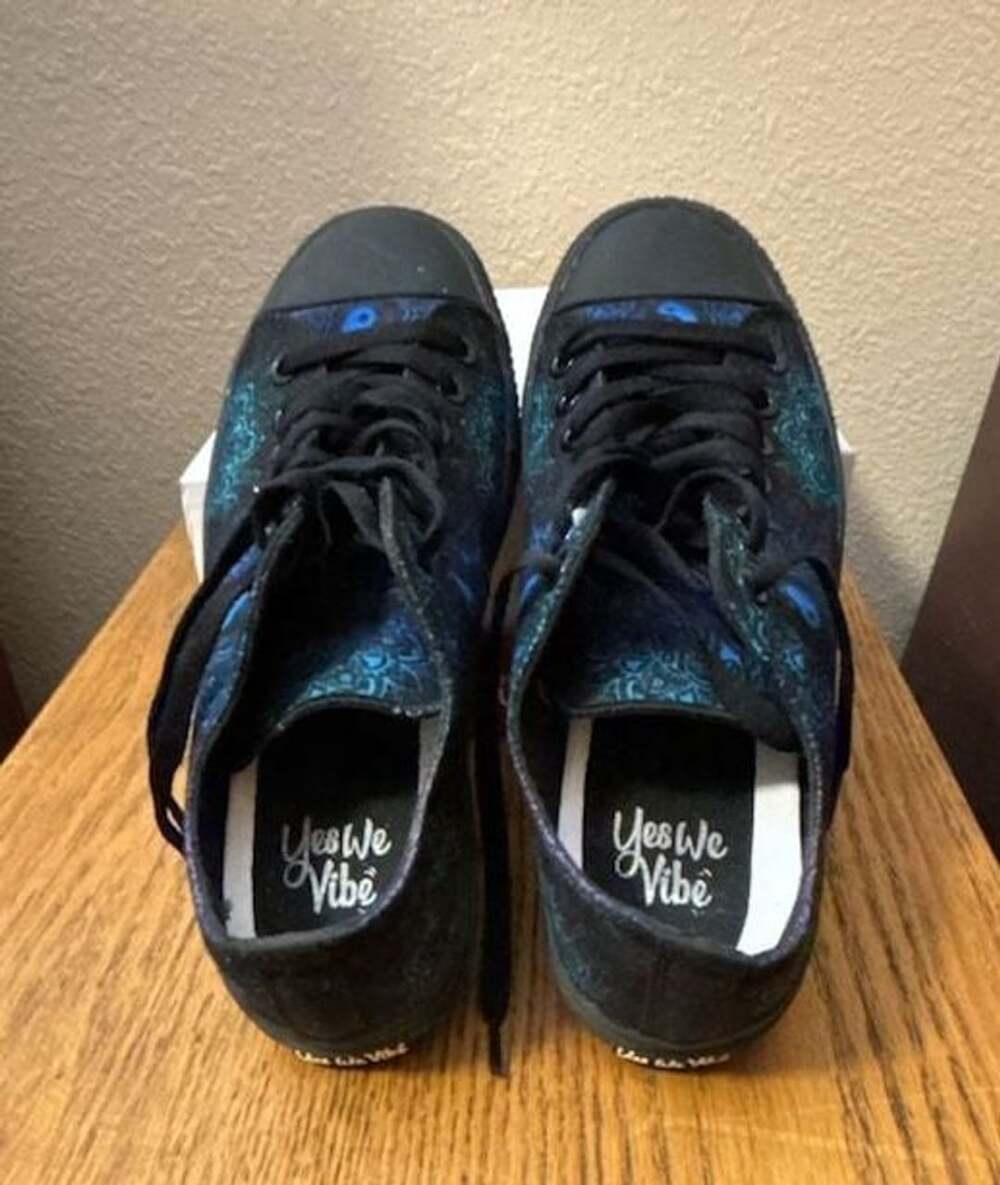 Yes We Vibe Yin Yang Mandala Low Top Canvas Sneakers Size US 10W Selling As Is